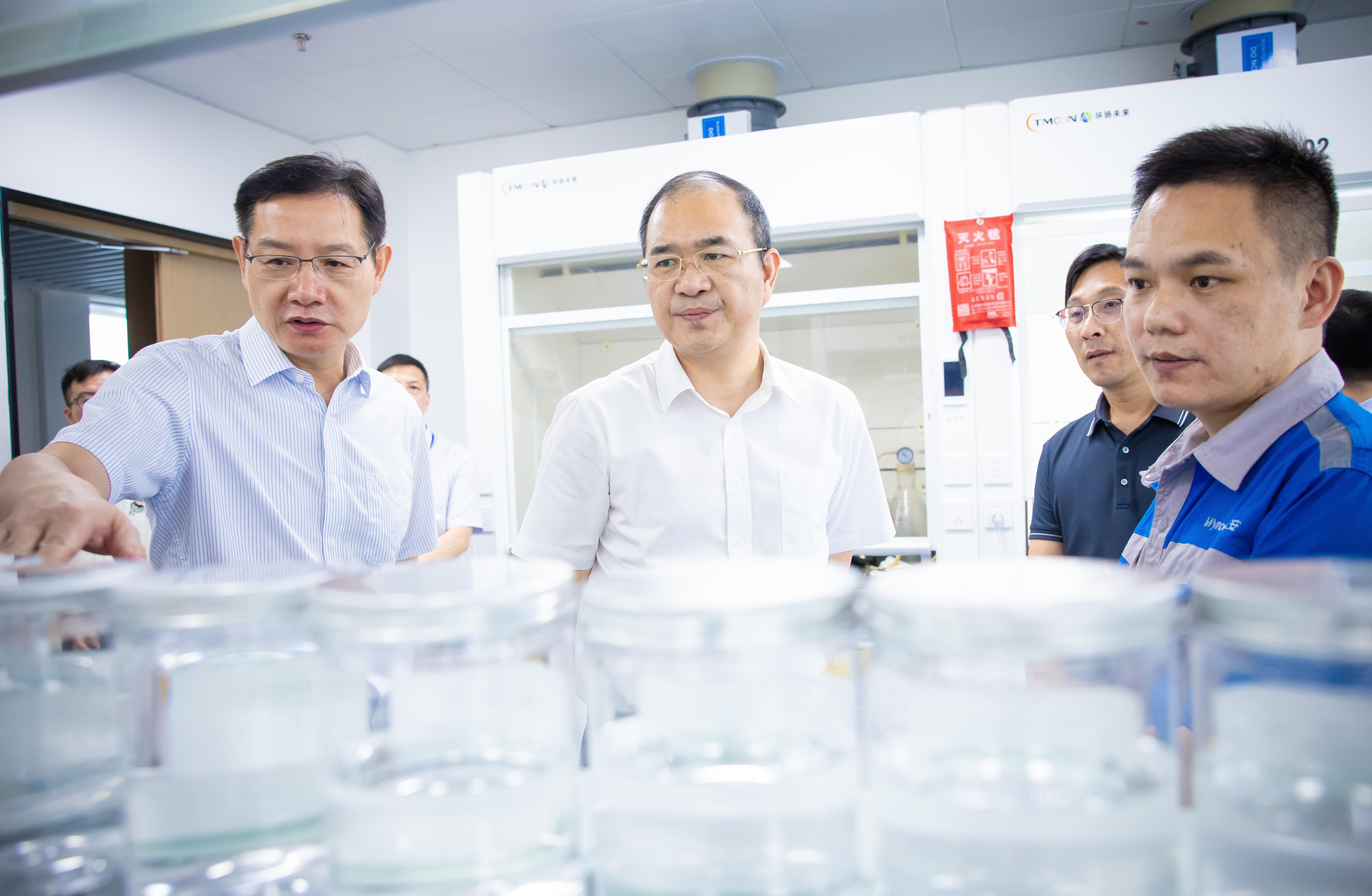 1725867917666299Coqq.jpg 1725867917666299Coqq.jpg