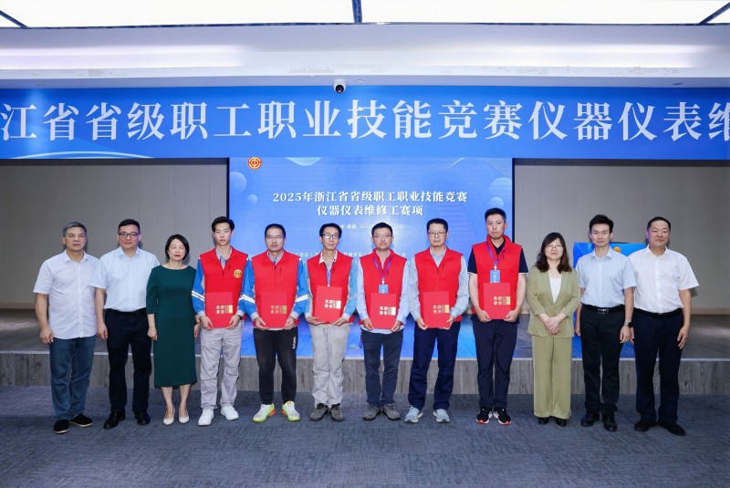 17581584758344453UeA.jpg AH1A7881(1).JPG